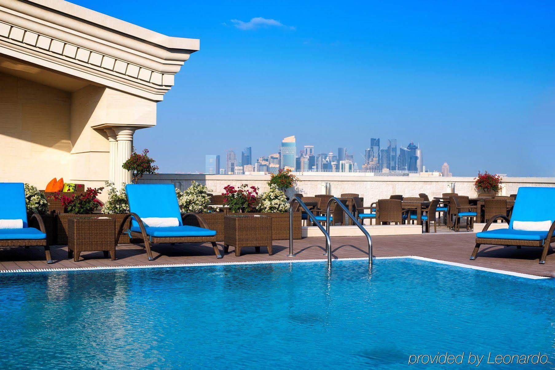 多哈沃里克酒店 外观 照片 Rooftop pool